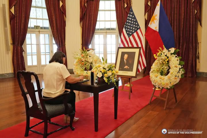 DeusXMachina14's tweet image. Sara's  courtesy visit at the US Embassy. #JimmyCarter