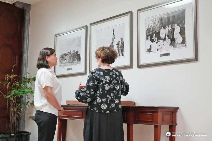 DeusXMachina14's tweet image. Sara's  courtesy visit at the US Embassy. #JimmyCarter