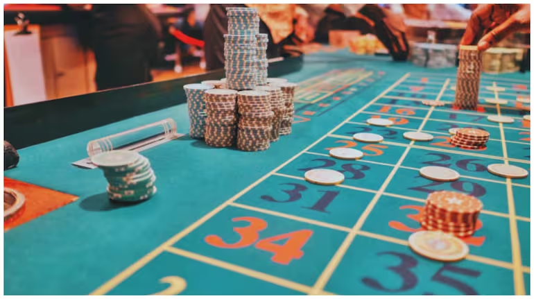 moneycontrolcom's tweet photo. #World | Thailand clears draft bill to legalise casinos: Know what will be allowed 🎰🇹🇭
Tap for more info⤵️
https://t.co/3Ha68yNfV4
#Thailand #Casinos #DraftBill https://t.co/sLoIxytQ1K