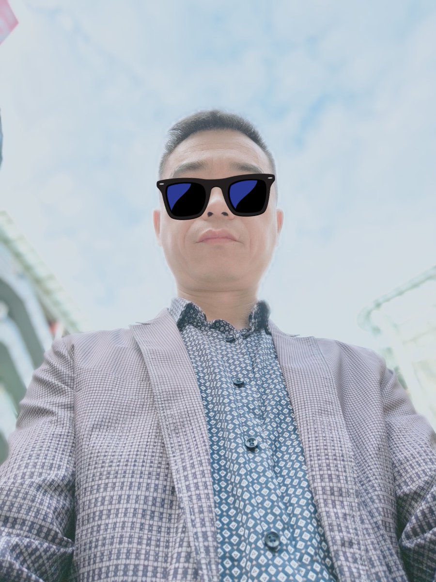 zxcvbnm85319888's tweet photo. 哇😯  中年大叔的吊挺大的 说想操我小屁屁  做梦吧你！老东西！ https://t.co/MBahmbuB8M