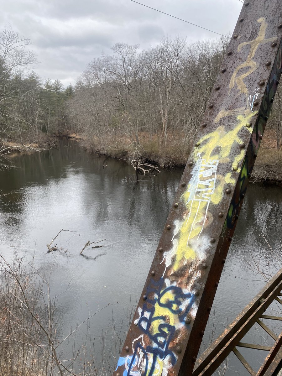 MySockIsOnFire's tweet photo. recently in ayer, ma https://t.co/J3E6Oh9HEA