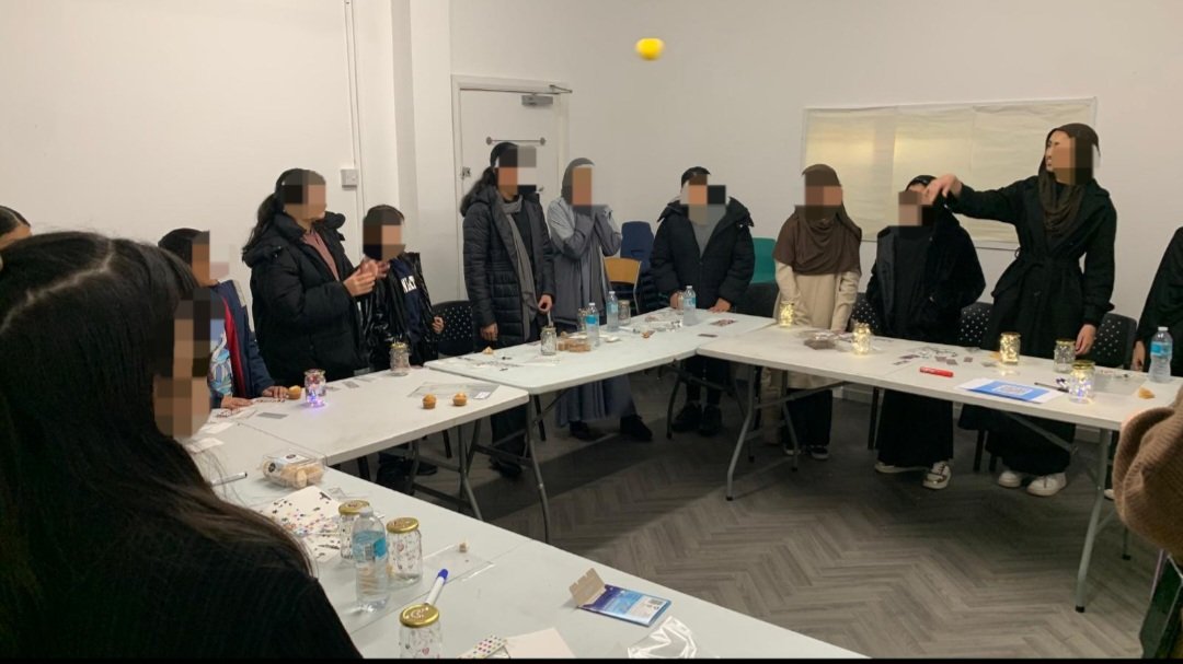 Our fantastic new #VRU Chai Empworing Girls group started on Saturday. Full House. We discussed #crime, #StayingSafe. Followed by wellbeing crafts -  making sensory Wellbeing jars #Youth #Thisgirlcan #Empowerment #development #Chaigirls <a href="/GM_VRU/">Greater Manchester Violence Reduction Unit</a> <a href="/WeActTogether/">Action Together</a>