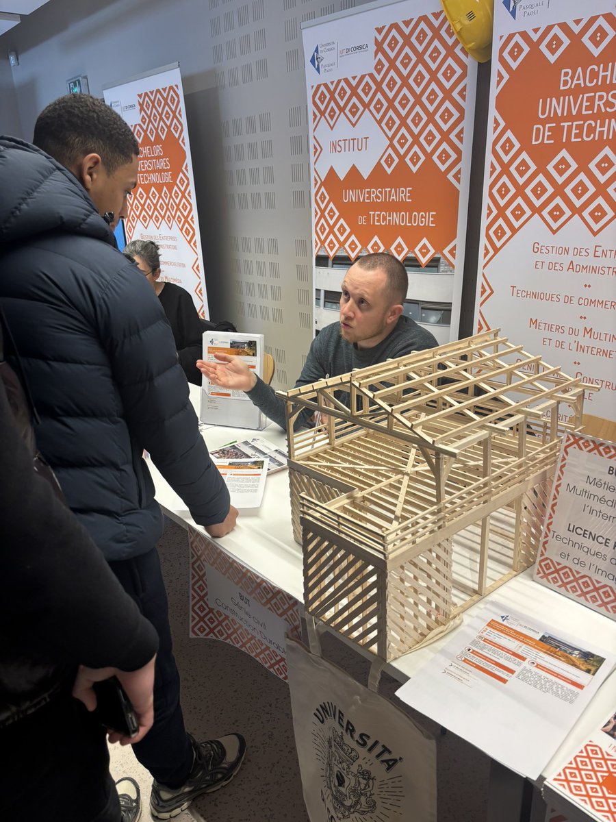 iutdecorse's tweet photo. 🧑‍🎓👩🏼‍🎓 1er jour du Salon territorial des formations du supérieur ! 2400 élèves de terminale sont attendus jusqu’à vendredi pour rencontrer et échanger avec nos enseignants des BUT HSE, GC, GEA, TC, MMI et GB https://t.co/eQLpfk6d5I