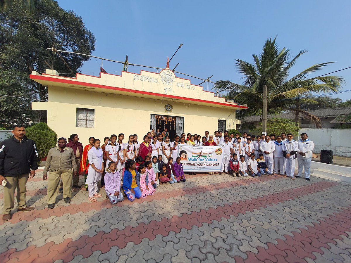 sathyasaiodisha's tweet photo. Loving Sairam..
With the blessings of Sri Sathya Sai Baba, Burla Samithi of Sambalpur District organized Walkathon on National Youth Day (12.01.2025). The walk began from the Samithi premises to Vivekananda Chowk.
#NationalYouthDay
#Walkforvalues
#Sambalpur
-Media Team https://t.co/xT969W9G7w