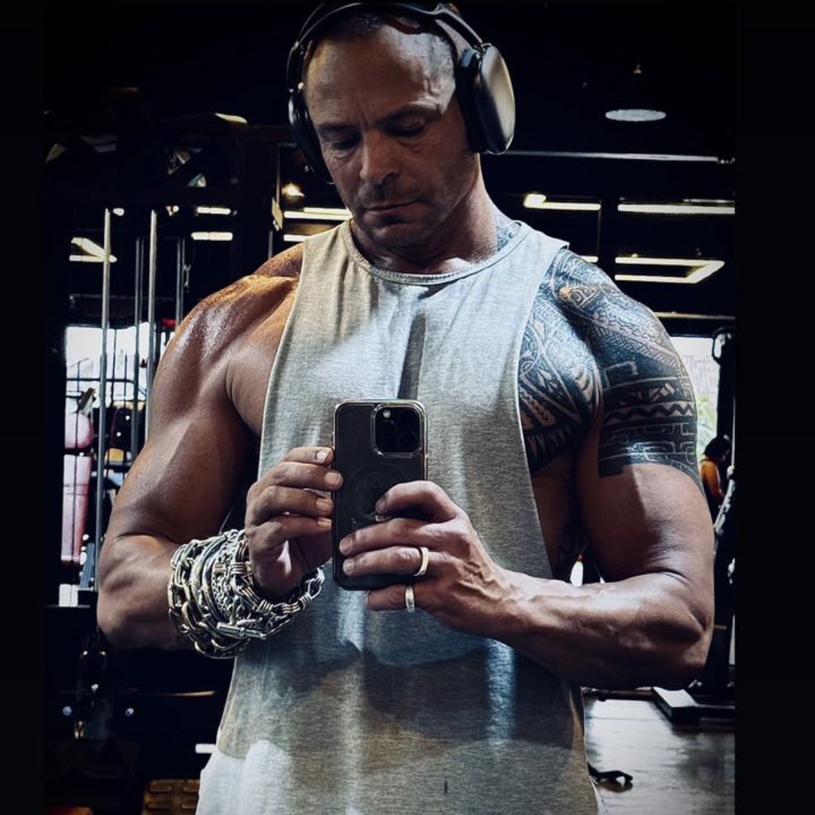 greggor27's tweet image. Chest pump type of day