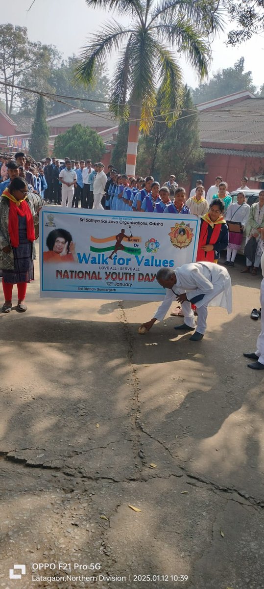 sathyasaiodisha's tweet photo. Loving Sairam..
With the Blessings of Sri Sathya Sai Baba, Sundargarh District organized a heartwarming Walk For Values event on the auspicious occasion of National Youth Day on 12th January 2025.
#NationalYouthDay
#Walkforvalues
#runforunity
#Sundergarh
-Media Team https://t.co/yAd4je2jzy