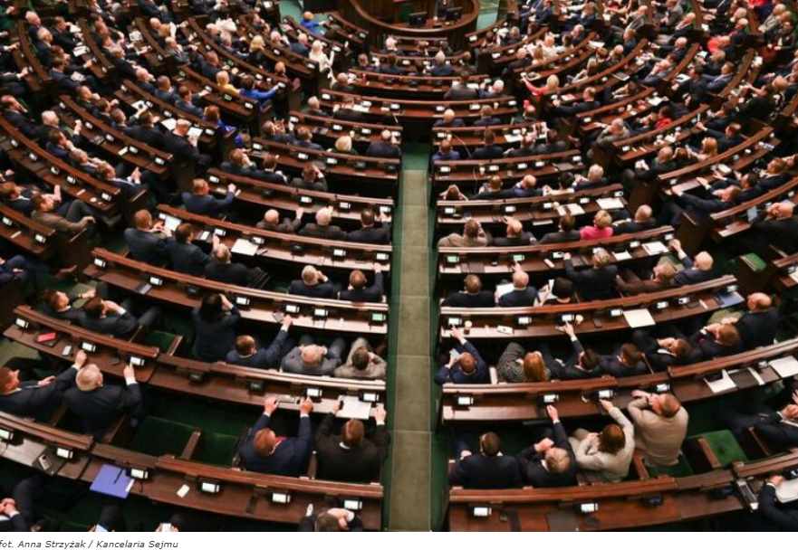 🗨️ W ruchu, który rodzi poważne pytania dotyczące równowagi władzy i przejrzystości w sprawach bezpieczeństwa narodowego, rząd polski rozważa nowe przepisy, które znacząco zmienią przygotowanie obronne kraju – informuje dr n. pr. <a href="/MarekWoch2/">dr n pr. Marek Woch</a>

🔗 Szczegóły: managerplus.pl/projekt-rozpor…