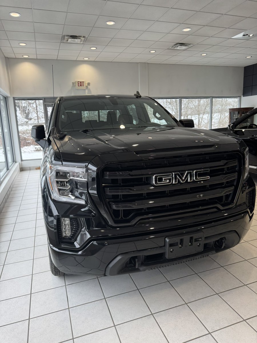 oliveriobuick's tweet photo. #GMC #crewcab only $36400 #Oliverioauto https://t.co/NxzTvHW37s