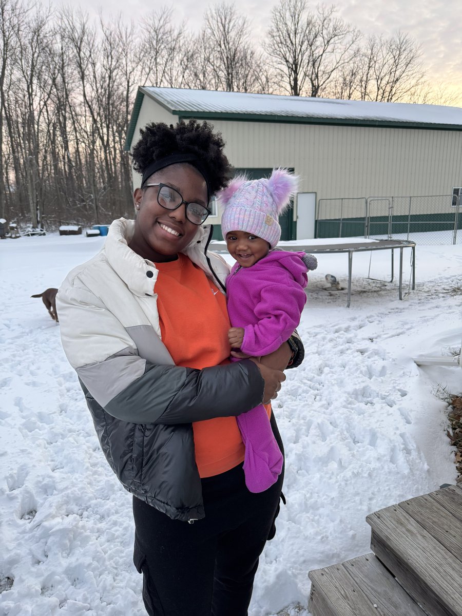 itsallenjamal's tweet photo. Aomi ❤️’s the ❄️ https://t.co/o4qLg9sgVa