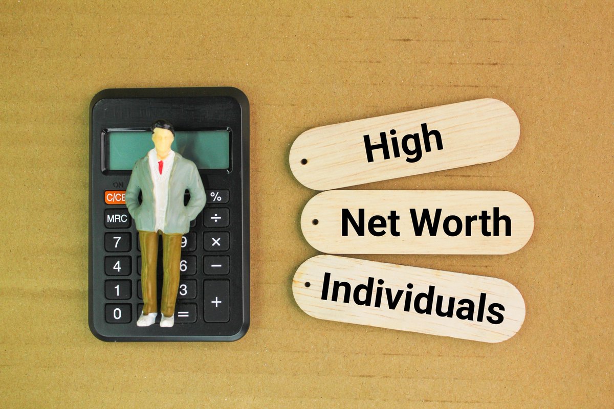 Andrew Wise breaks down why high net worth individuals continue to be attracted to UK Real Estate.

📖Read now to find out
allsop.co.uk/insights/why-h…