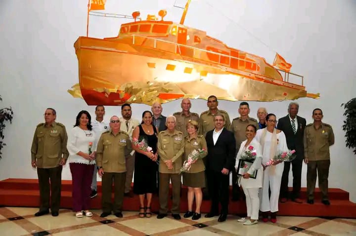 🎉🔬 ¡Celebramos el talento cubano en vísperas del Día de la Ciencia! Reconocemos con admiración a quienes han recibido la Orden Carlos J. Finlay, el Sello Forjadores del Futuro y han alcanzado grandes logros en el 2024. ¡Unidos por la ciencia!
#Cuba 🇨🇺