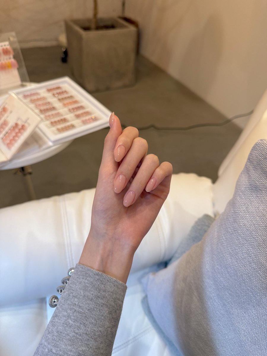 Toebeansgmg's tweet photo. マオジェルサロンに通い始めて3年が経とうとしている◟( ˃̶͈◡ ˂̶͈ )◞今月は透明感あるベビーコーラルピンクにしたよ👶🏻🩰フォルムにもかなり拘ってもらっているのでワンカラーで十分綺麗に見える🌙 https://t.co/my6q6iICam