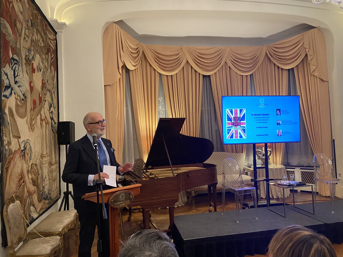 Chris Vinante 🇺🇦 (@chrisvinante) on Twitter photo It was a pleasure to attend the presentation of Sky News Italy’s UK reporter Tiziana Prezzo’s <a href="/TITTIPRICE/">Tiziana Prezzo</a> very insightful book, “Il Regno Fragile”, at the Italian Embassy <a href="/ItalyinUK/">Italy in UK</a>. The event was wonderfully hosted by His Excellency Inigo Lambertini <a href="/InigoLND/">InigoLambertini</a> and the Embassy It was a pleasure to attend the presentation of Sky News Italy’s UK reporter Tiziana Prezzo’s <a href="/TITTIPRICE/">Tiziana Prezzo</a> very insightful book, “Il Regno Fragile”, at the Italian Embassy <a href="/ItalyinUK/">Italy in UK</a>. The event was wonderfully hosted by His Excellency Inigo Lambertini <a href="/InigoLND/">InigoLambertini</a> and the Embassy
