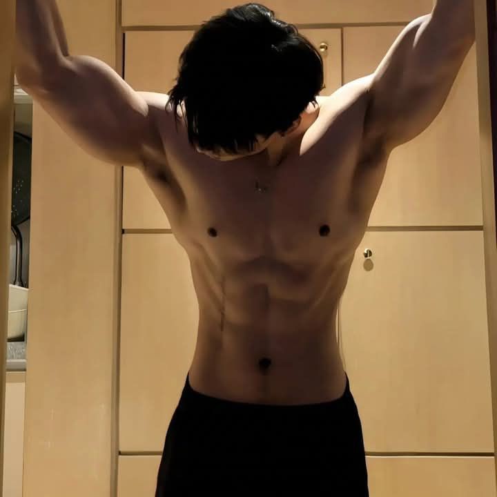 farismafa's tweet photo. bodybilding🏋️
#fitness #malepose #bodybuilding #gym #modeling https://t.co/e36u3PKVsK