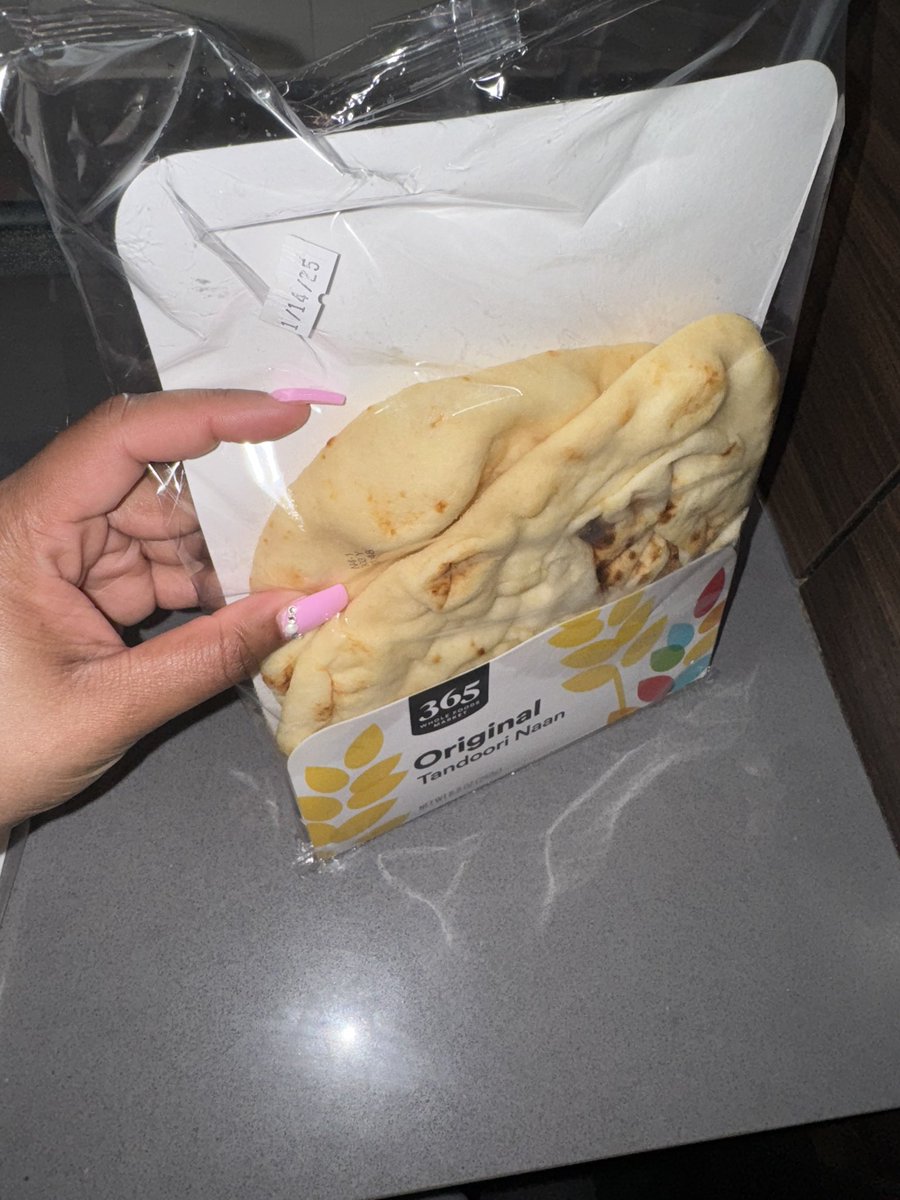misskresh's tweet photo. Dear @WholeFoods  I’m missing a bread from 2 packages 😭 … yes it’s that serious for bread that taste this good. 😭 https://t.co/hDd3kSeNv0