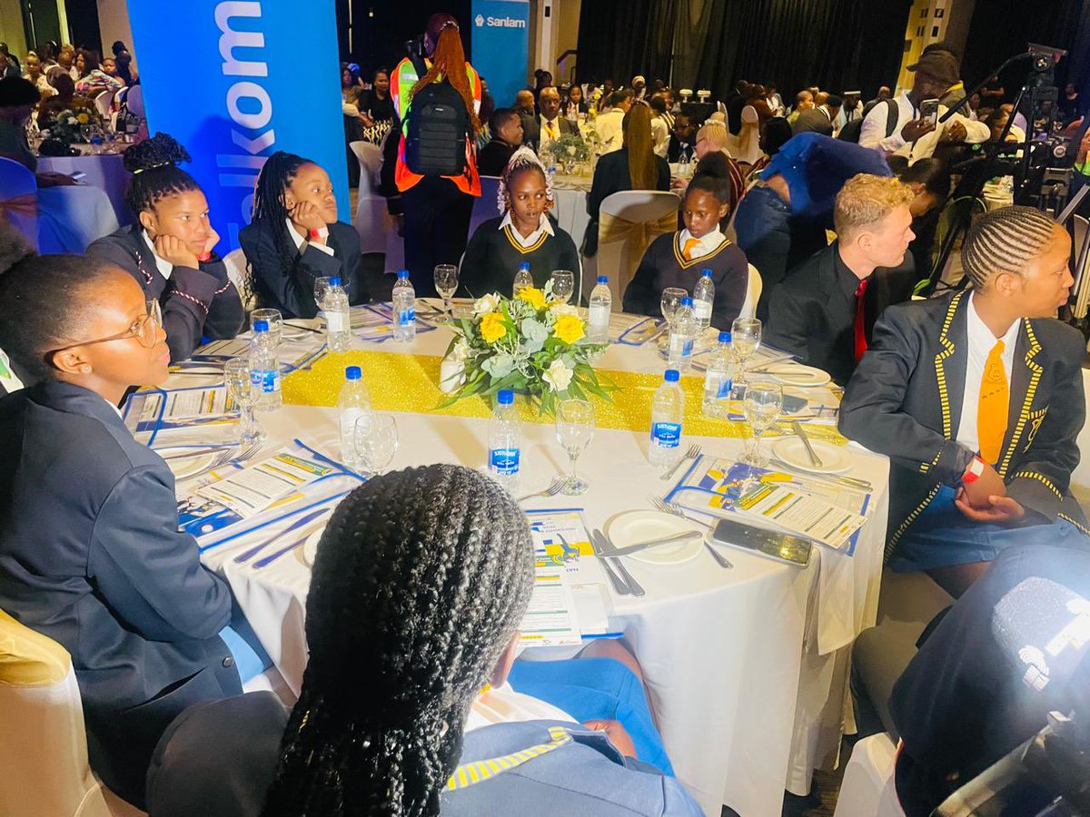 GCIS_ECape's tweet photo. Currently underway is the Provincial Top Achievers Awards Ceremony at the East London ICC.
Congratulations to the #ClassOf2024
#MatricResults2024
#GovZAUpdates
#BuildingTheEasternCapeWeWant
#85PercentIsPossible https://t.co/KE7wMakc2B