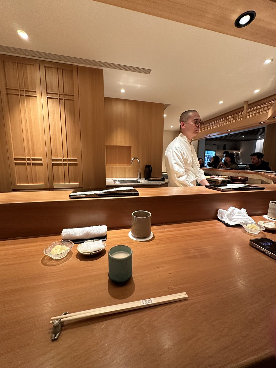 chris_040123's tweet photo. 吃不到鰭天本，來吃個登龍門也是可以的，這個月，連吃兩間預約困難店，太幸運了😌 https://t.co/nKjQ3jjwAh