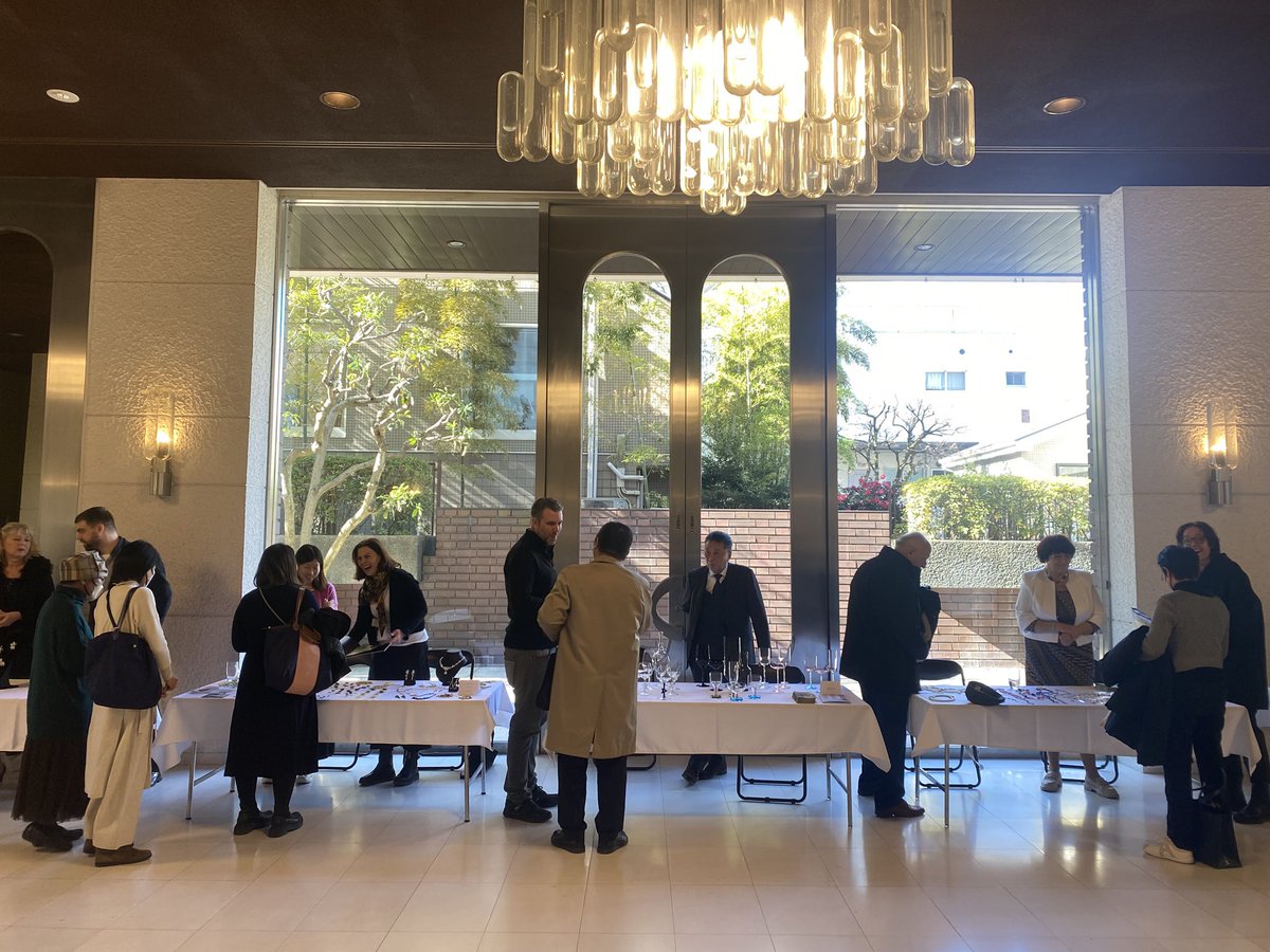 The Crystal Valley, a famous glass making Bohemian region, was introduced today at the Czech Embassy in Tokyo with several local companies.
#crystalvalley #kristaloveudoli #bohemianglass #glassmaking