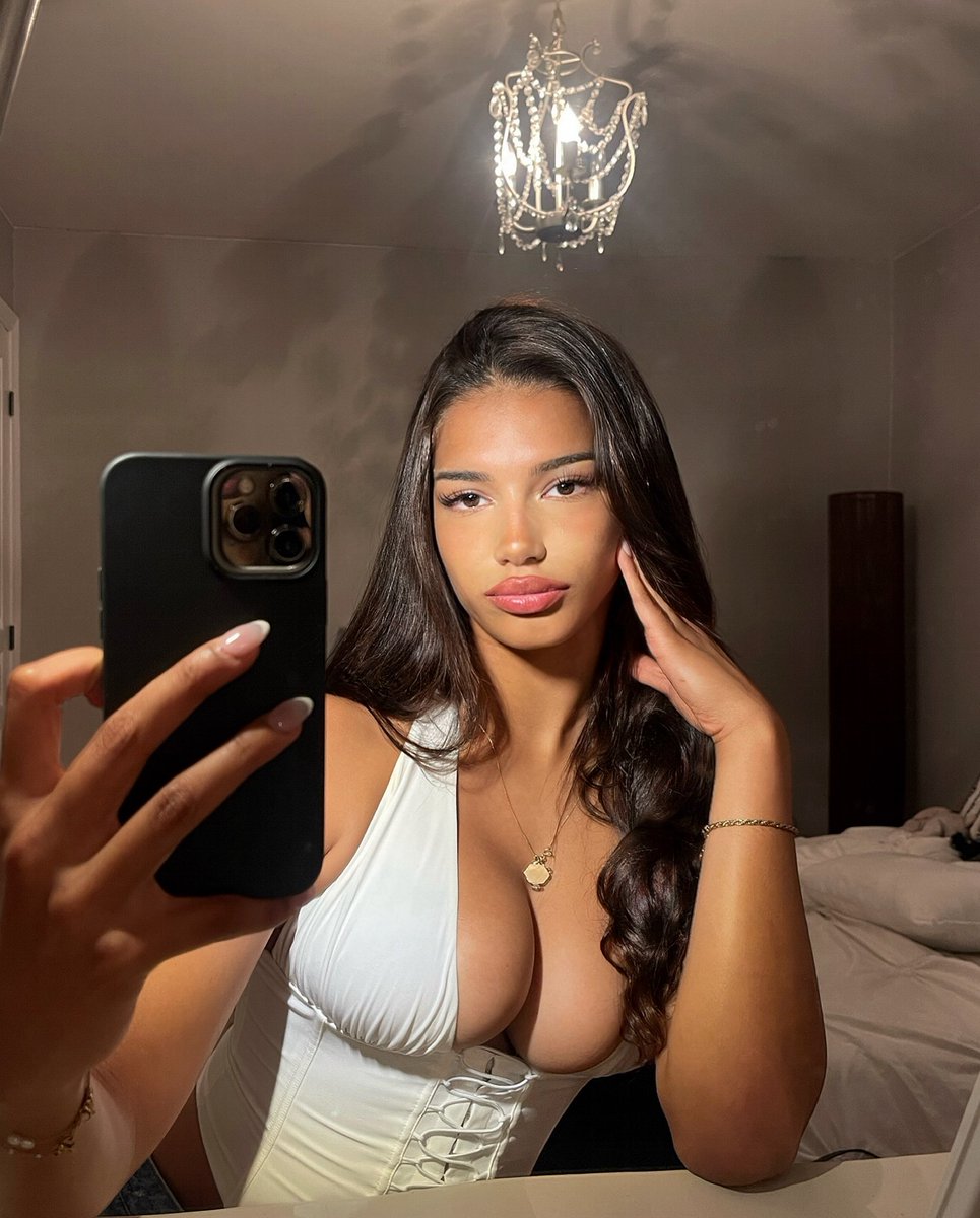 MemeirosM's tweet photo. Kiana Dufour, A Jovem De 19 Que Dizem Ser A Nova Futebolista Mais Sexy Do Mundo
#AlishaLehmann #KianaDufour #AnaMarkovic #Futebolista #Sexy
https://t.co/goLtpVSwnD https://t.co/llUtCffc1h