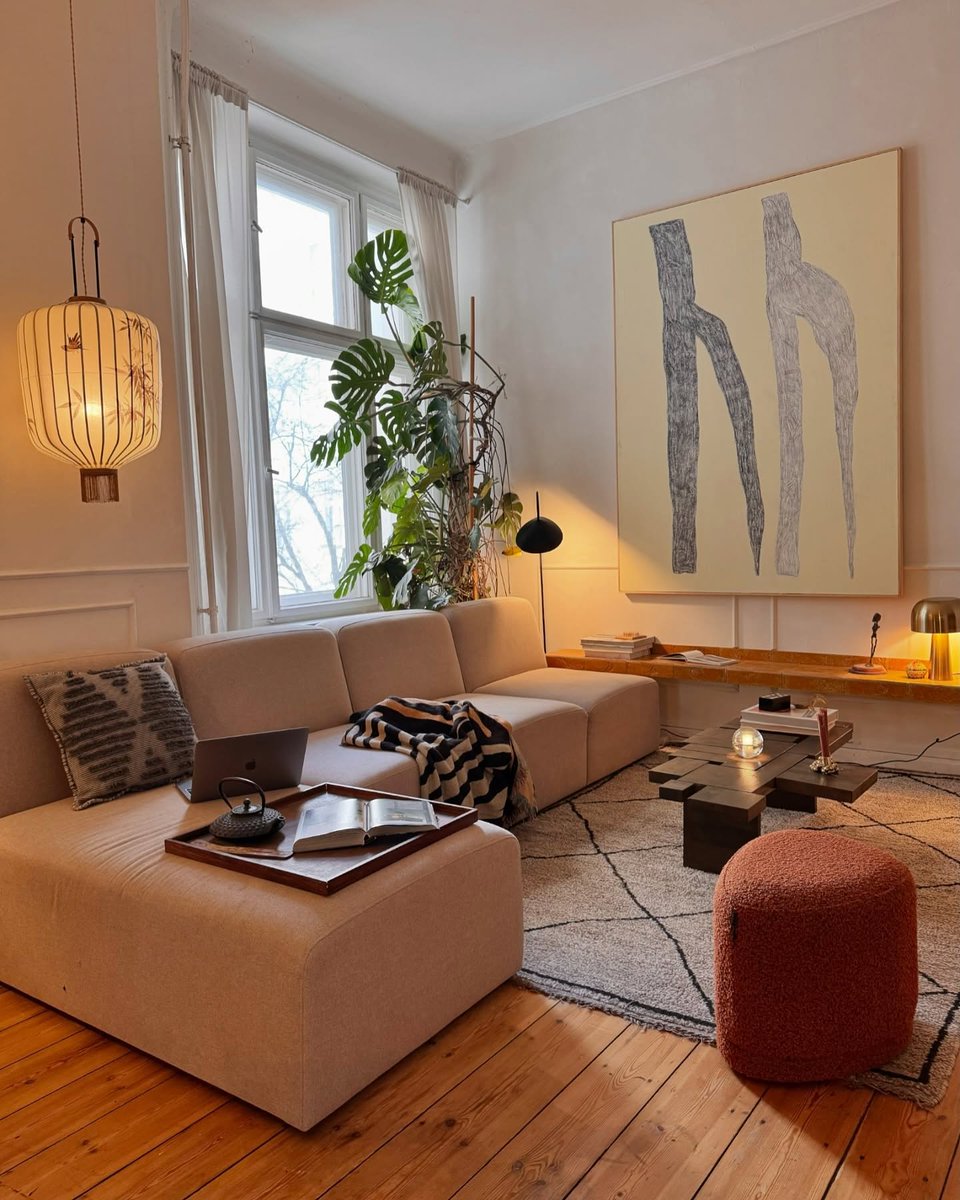 ELLEDecoFR's tweet photo. Très inspirant 💫

📸 @berlin.interior

#wohnzimmer #altbau #altbauliebe #couch #sofa #kunst #interiør #interiørinspo #livingroom #livingroomdecor #homedecor #interieur #intérieur #interieurdesign https://t.co/LHfhiBgWf4