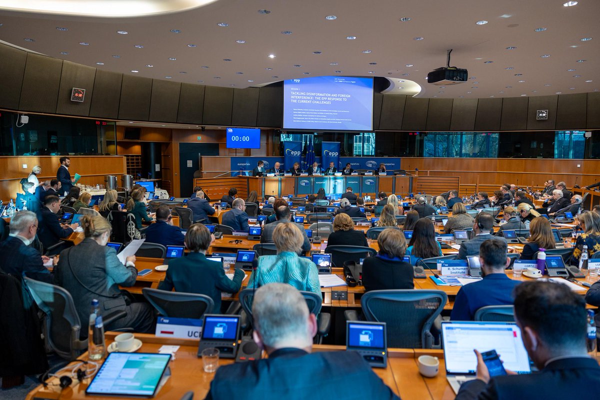 ManfredWeber's tweet photo. Unity and good talks during our @EPP #PoliticalAssembly.
Shielding democracy & enhancing electoral resilience require action against cyber threats. Entering a new generational hybrid warfare needs a new defence to fight against misinformation & disinformation at a higher level. https://t.co/WLJbXpyh8q