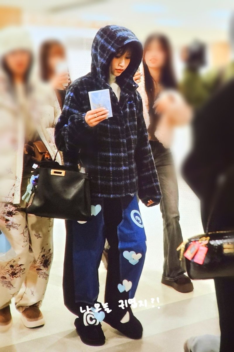 lovemenow_324's tweet image. 250114 😐~~
#TWICE #트와이스 #MINA #미나 #ミナ