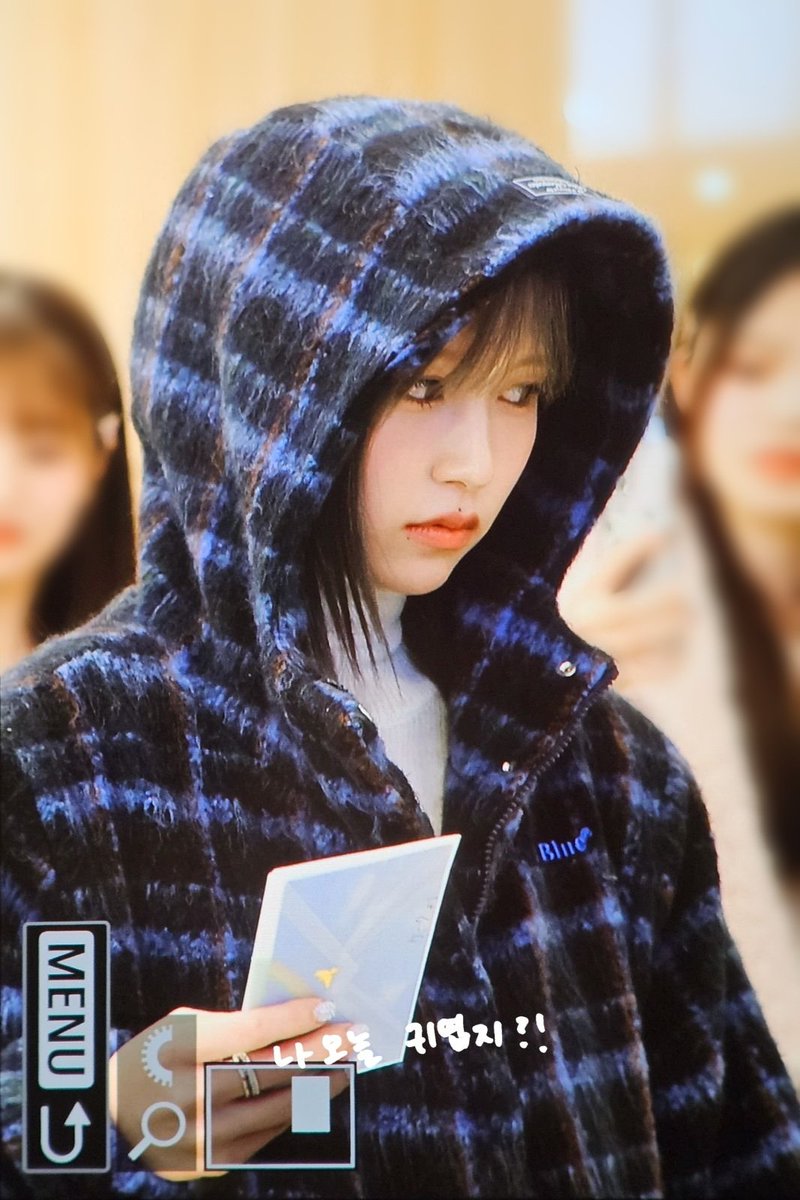 lovemenow_324's tweet image. 250114 😐~~
#TWICE #트와이스 #MINA #미나 #ミナ