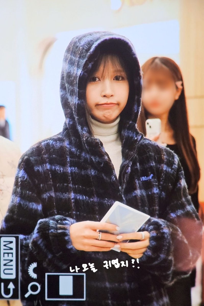 lovemenow_324's tweet image. 250114 😐~~
#TWICE #트와이스 #MINA #미나 #ミナ