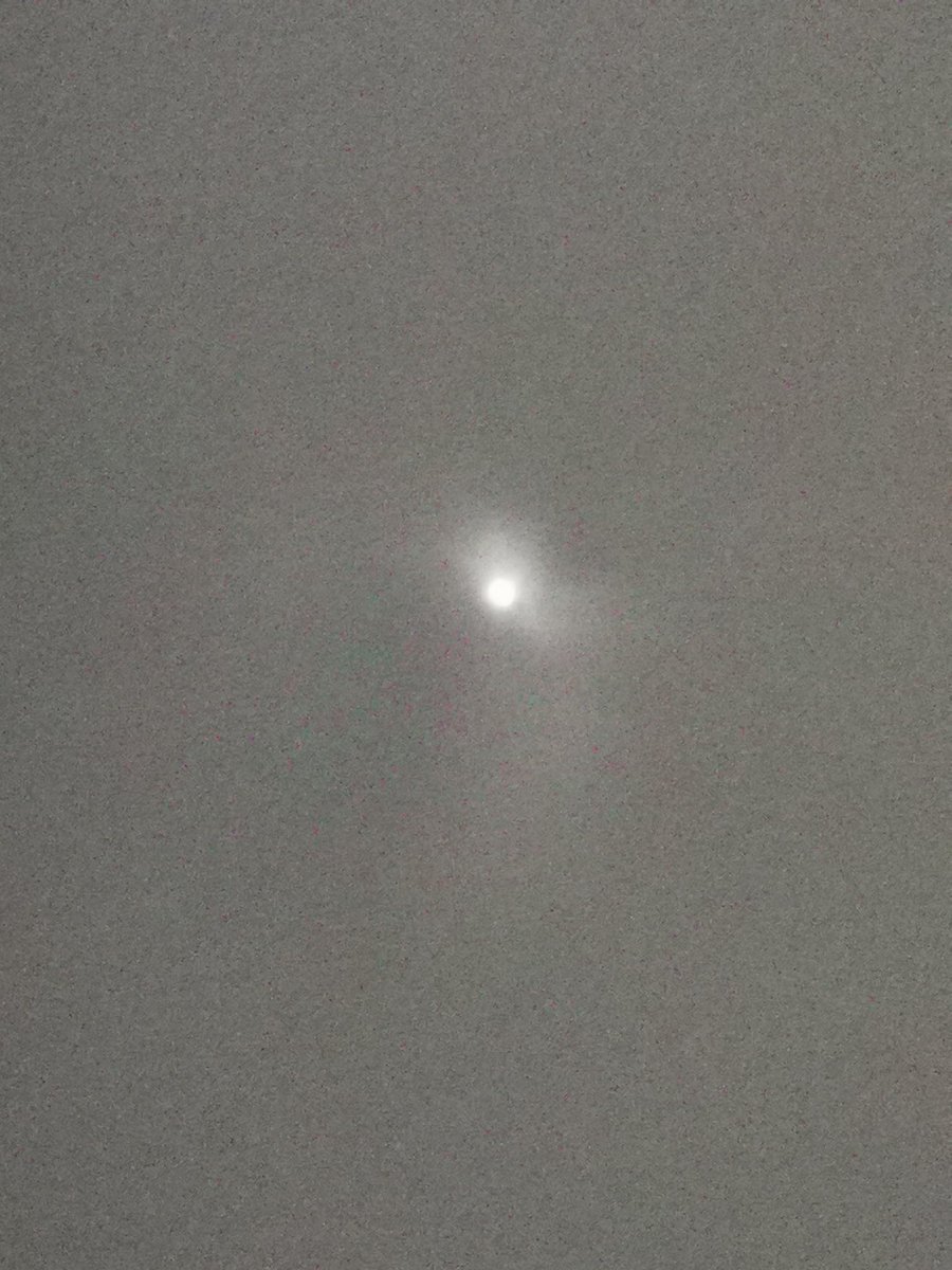 ChelsyAldaz's tweet photo. 🥹 Esperar tanto este momento para que en #Guadalajara esté nublado 🥴 pero bueno, ahí va mi contribución 😅
#LUNA #LunaLlena #lunadellobo https://t.co/v5AdrX7OcL