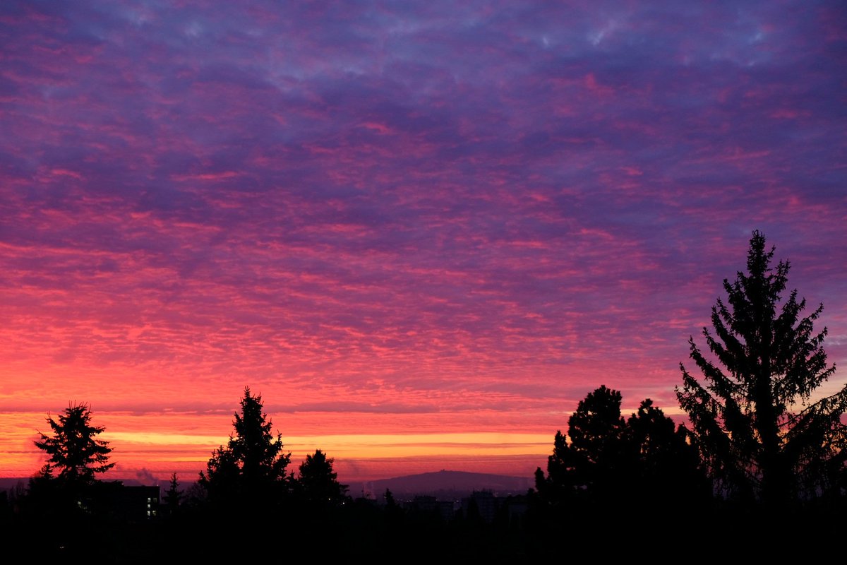 Svítání nad Plzní a nad Radyní.. Dobré ráno!🍀