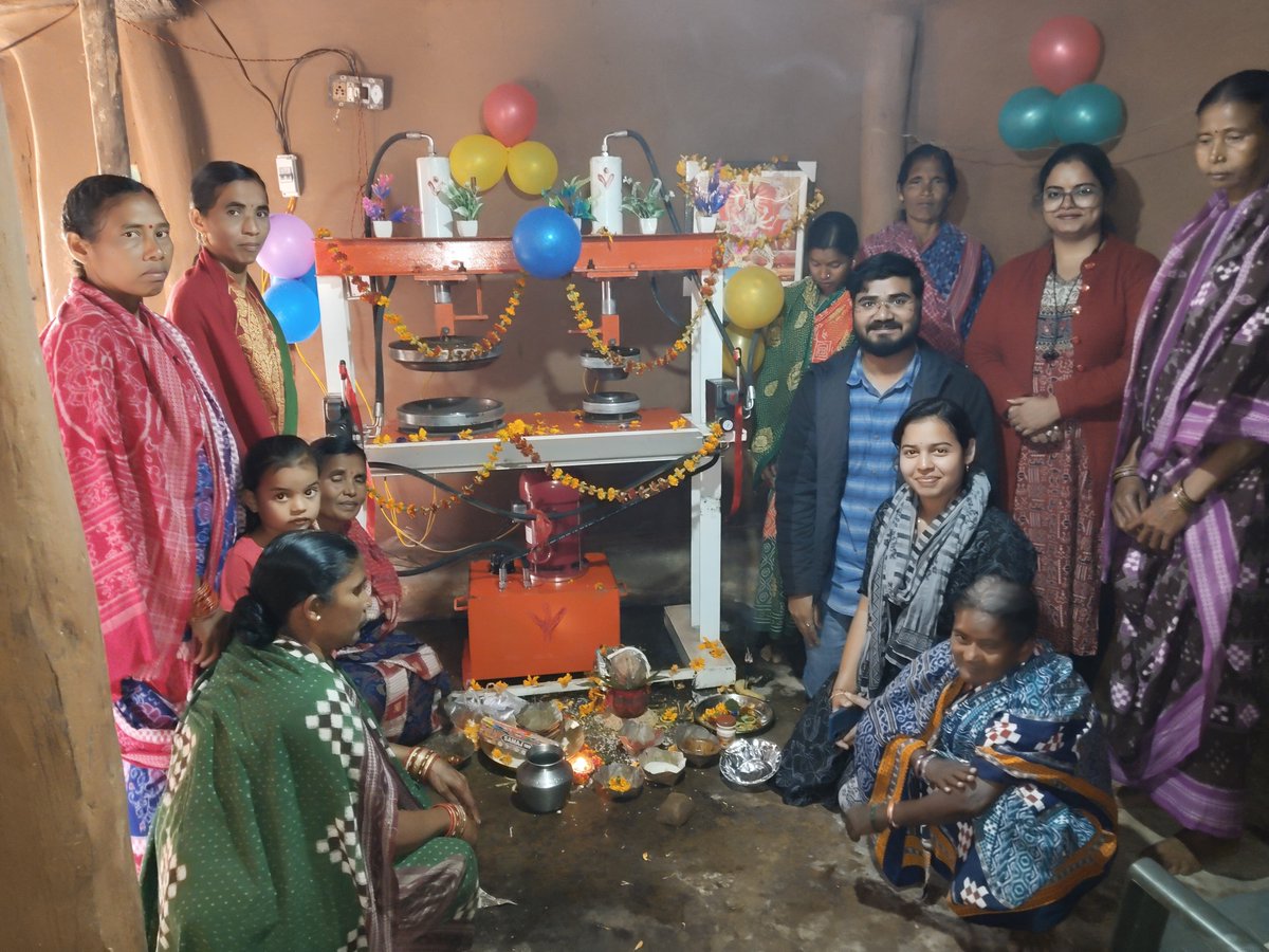 YCDAOdisha's tweet photo. 🎉 Excited to inaugurate the Paper Plate Manufacturing Unit in Jamukhol, Boudh, under FFVDP! A step towards empowering SHG members with sustainable livelihoods and boosting family incomes. 💪✨ #FFVDP #CommunityDevelopment #YCDA https://t.co/WtNm0TPoHl