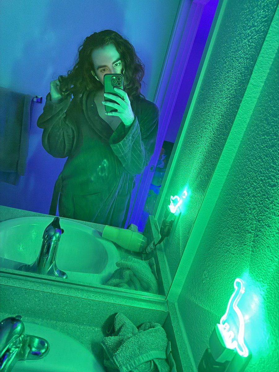 Dino light that isn’t a dinosaur from the Pokémon franchise therefore it’s not in Pokémon GO mobile or even in or aware of the game on my phone that I play and talk about here on the internet within my phone