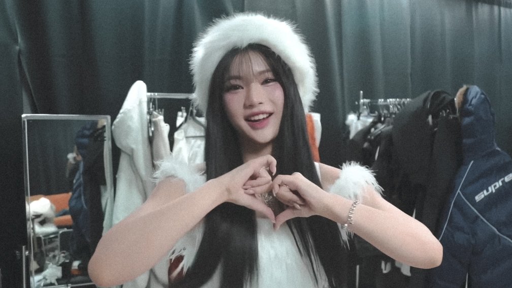 leeisafilms's tweet photo. A happy 😸

#ISA #아이사 #STAYC #스테이씨 https://t.co/3lCZjNGgLT