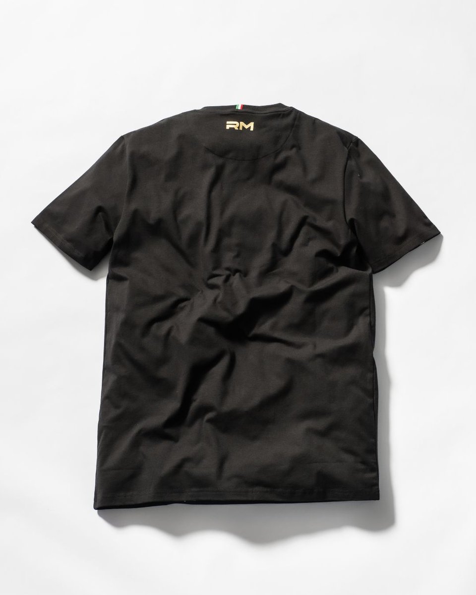 DMDMuracchini's tweet photo. Nothing says boss vibes like the Rossimoda black tee. Perfect fit, clean drip. What more do you need? 🖤💯
Tee - R279.99
#Rossimoda https://t.co/1p0iSscvKf