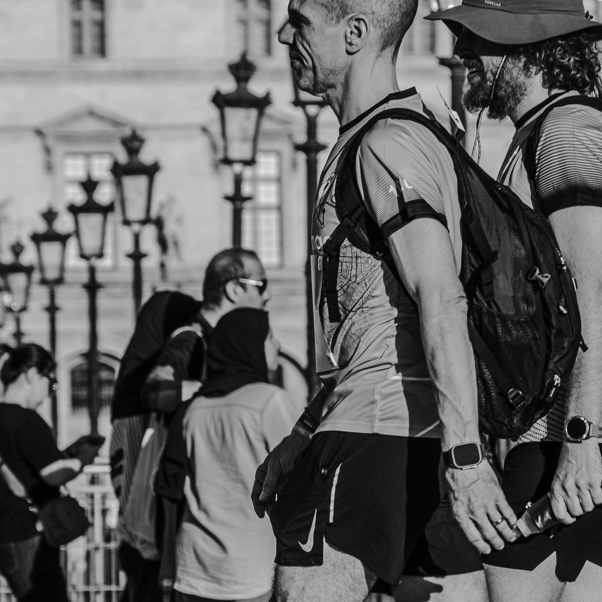 sandradimbour's tweet photo. #bonjour
#atmosphere few hours before the #marathonpourtousparis2024 ๐ #louvre #paris #iledefrance #France
#people #runners #lampposts #street #steeetphotography #lensonstreets #lensculturestreets #shotbyme #shotonlumix #photography #parisphoto #parisgram #moments https://t.co/m7o0zFuh2s