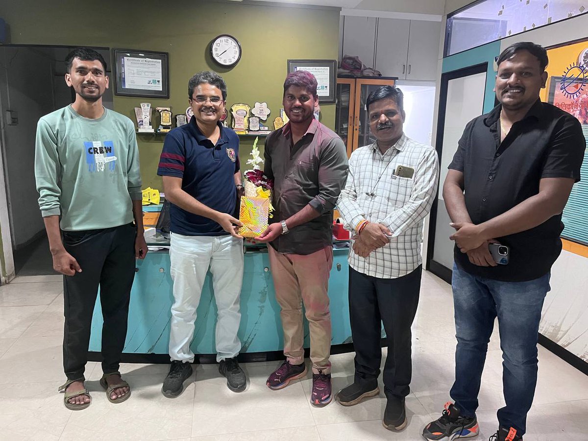 Pramod_Gaikwad's tweet photo. "Meet Prakash Bhoiye, a rural student turned PSI officer! His journey is a testament to perseverance &amp; determination. Proud of our SNF team's efforts in empowering rural youth! #SNFInitiative #SNFLibraries #EmpoweringRuralYouth"

https://t.co/crhUoDETbW https://t.co/ptRWBGz2IC