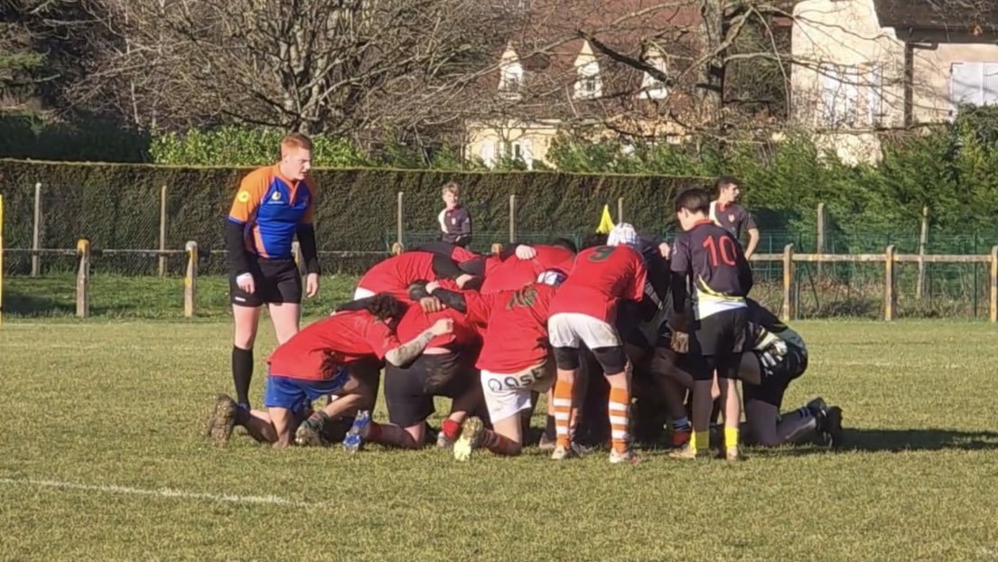maxencediry's tweet image. 🏉 Pas les plus appréciés sur le terrain et pourtant leur rôle est primordial : les #arbitres 
J’ai arbitrer mon premier match de #rugby à XV opposant Chagny, Couches, Givry, Cheilly à Verdun, Buxy, Châlon en U16  

😁 Une nouvelle #aventure qu’il me tarde de découvrir pleinement