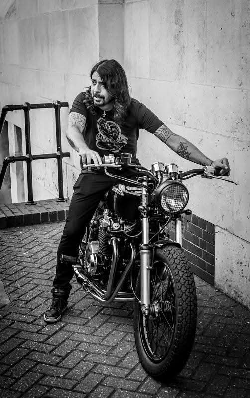 gott_julie's tweet photo. Happy Birthday David Grohl 14.1.1969
#DavidGrohl
#FooFighters
#Nirvana https://t.co/lgzAXBKoLH