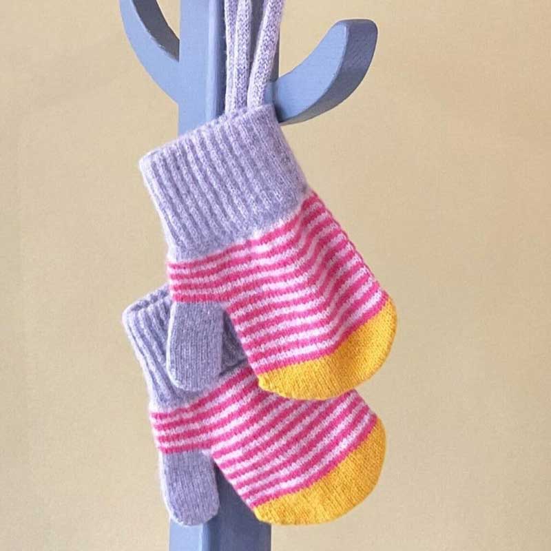 PostBoxed's tweet photo. Kids' Lambswool Mittens, &amp;amp;pound;18.95
Our gifts are sent gift-wrapped with custom gift cards! You can choose a delivery date and we do the rest for hassle-free gifting! Support our small UK business and send a loved one a letterbox friendly gift today!
Super soft and super... https://t.co/MDPS1f1Qqv