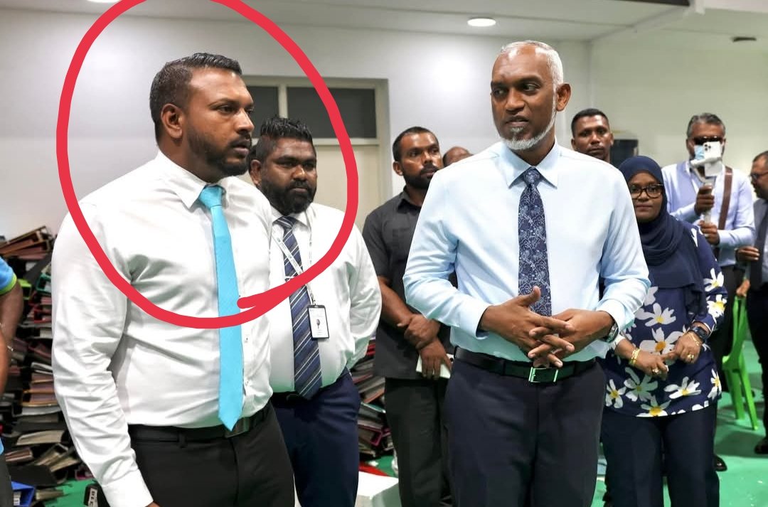 AShirham's tweet photo. Airport ga masakkah kuraa meehege ambakah mi @ahmed_narysh 2 raymathin dhanvaru gadeega msg kohfi. @MMuizzu Mee haadha varakah varu araa sarukaarekay https://t.co/2uIkUxlV0y