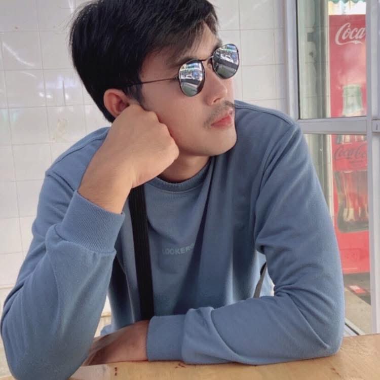 wdffghg's tweet photo. ท่าเธอเหงา เราอยู่ตรงนี้#แปดริ้ว https://t.co/vwEFvTjRKc