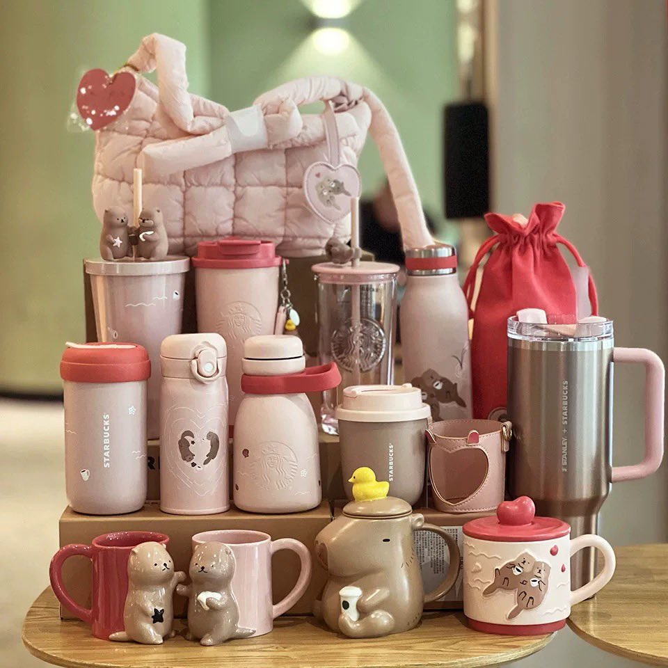 海外スタバ2025バレンタインは なんとラッコ❣️❣️❣️ ラッコ