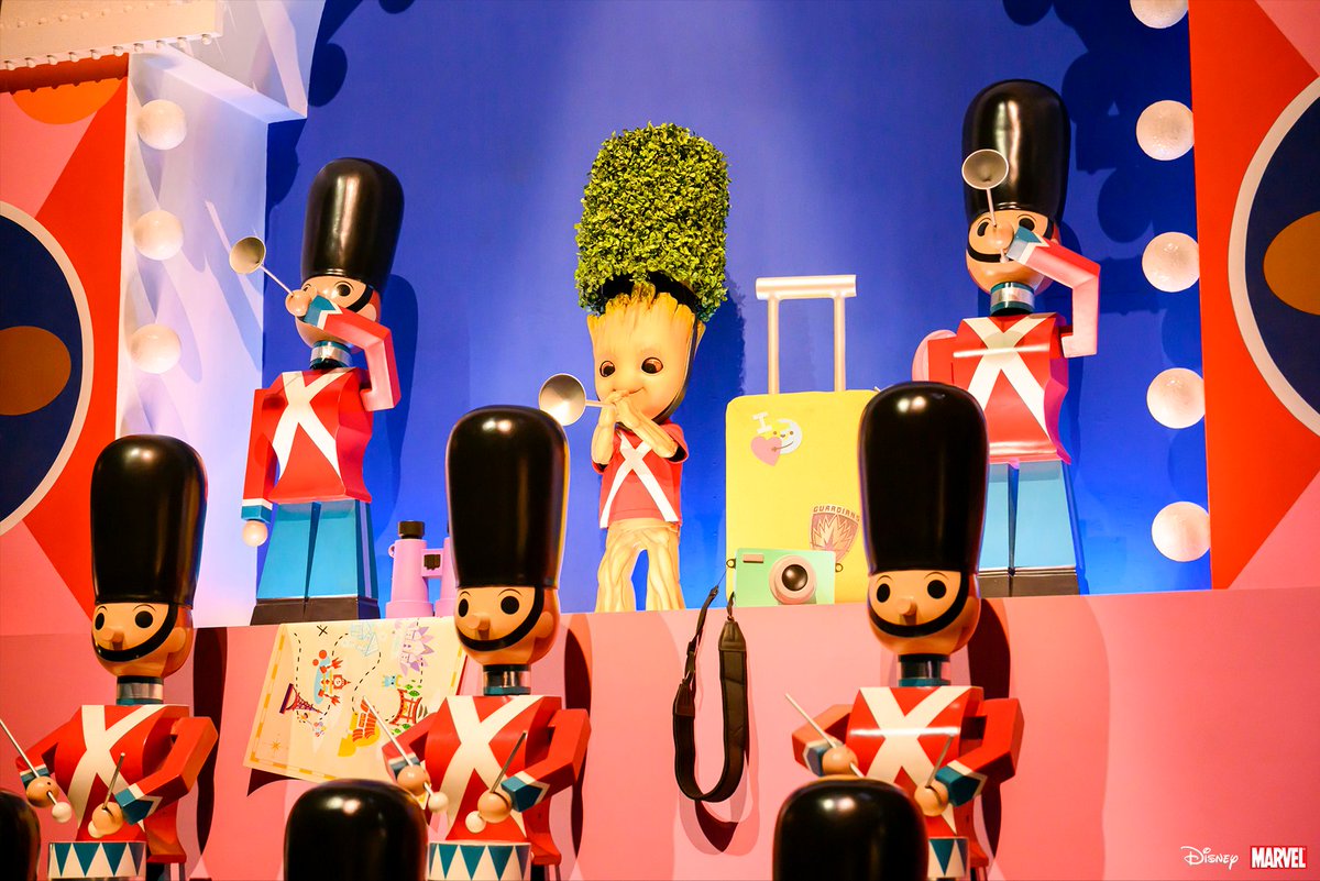 it's a small world with Groot” in Tokyo Disneyland 🌱🌏 東京