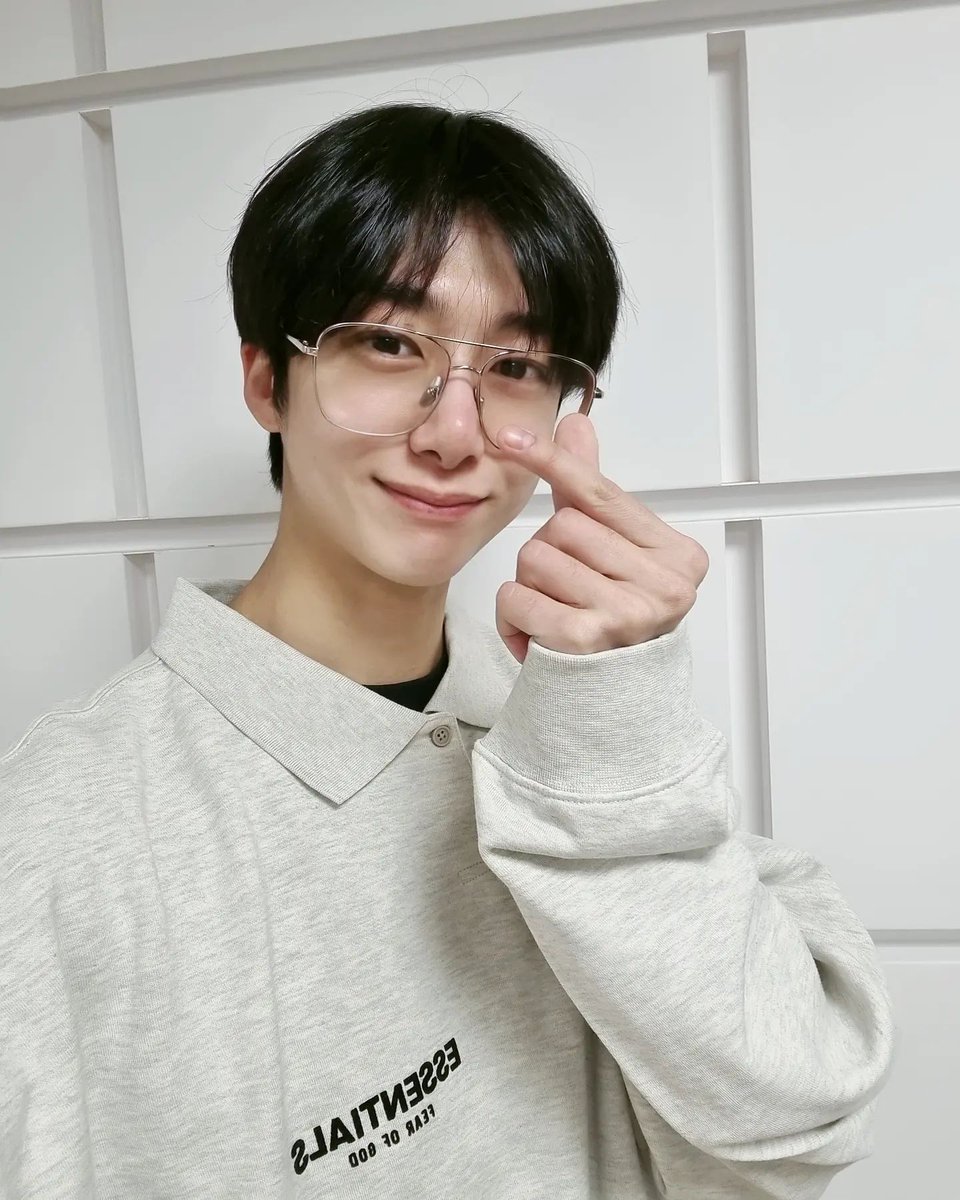 HyungwonThings's tweet photo. hashtags for Hyungwon birthday 🎂

 #HBDtoHYUNGWON
 #다정함이내린겨울_형원데이 https://t.co/JSLA6vIRfK