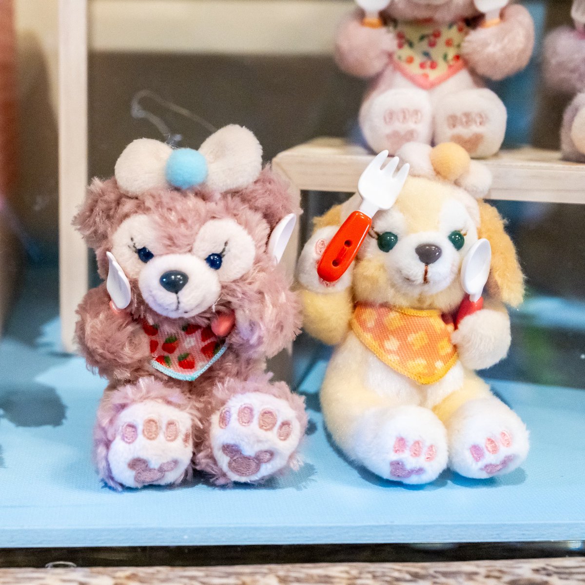 スプーンとフォークを持った食いしん坊スタイル！ 東京ディズニーシー