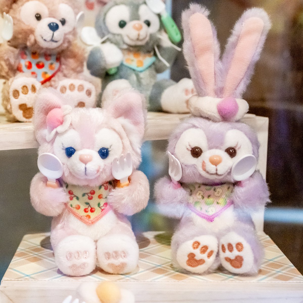 スプーンとフォークを持った食いしん坊スタイル！ 東京ディズニーシー