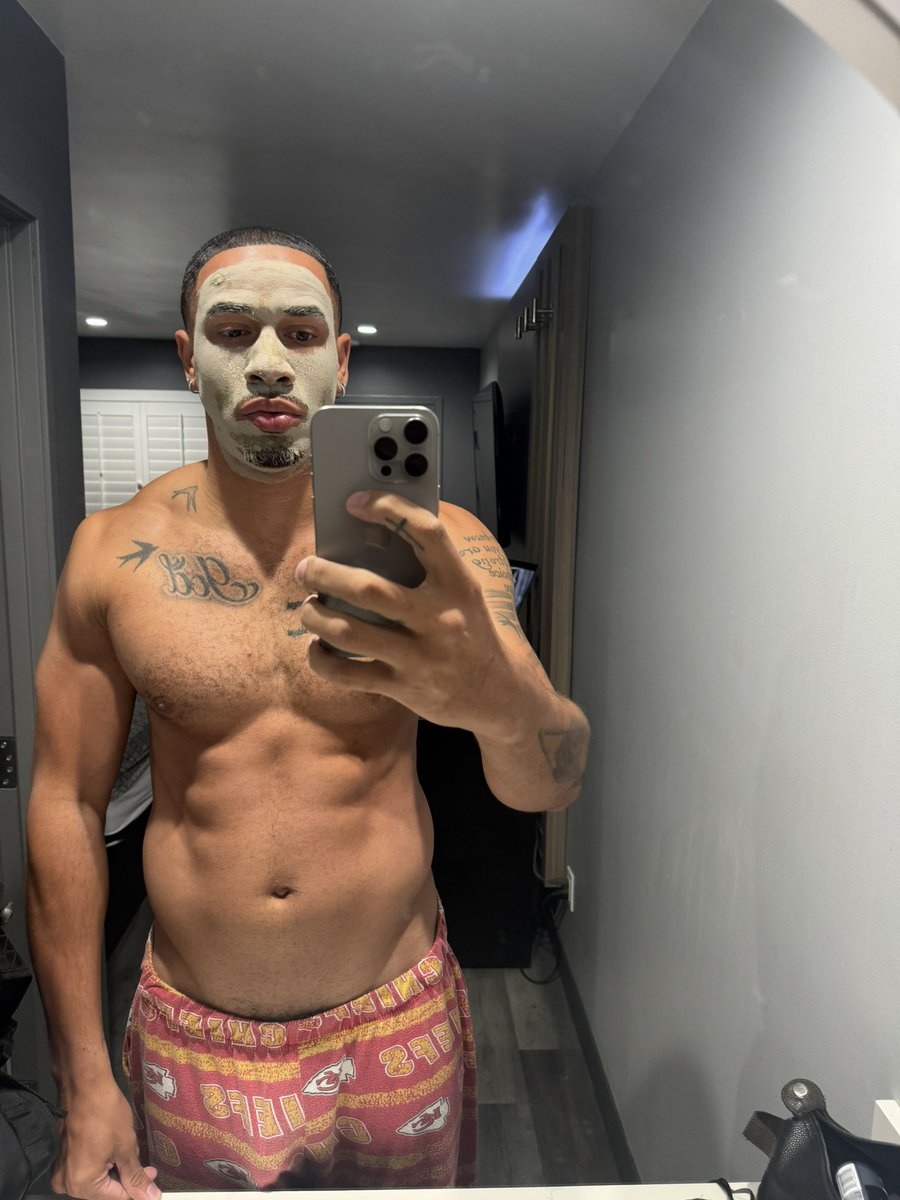 IamZacMoon's tweet photo. Hi… My name is Zaddy Zac. https://t.co/c0QNbuUugR