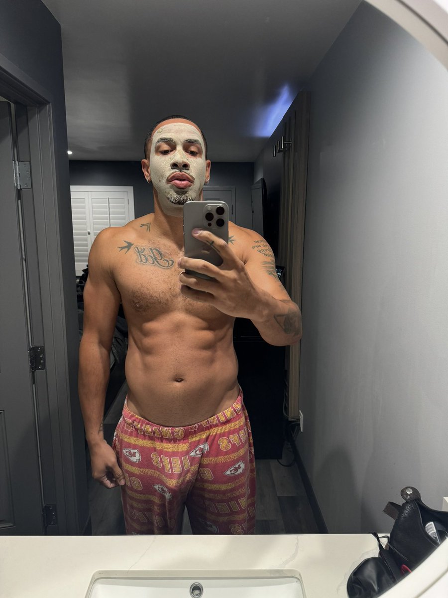 IamZacMoon's tweet photo. Hi… My name is Zaddy Zac. https://t.co/c0QNbuUugR