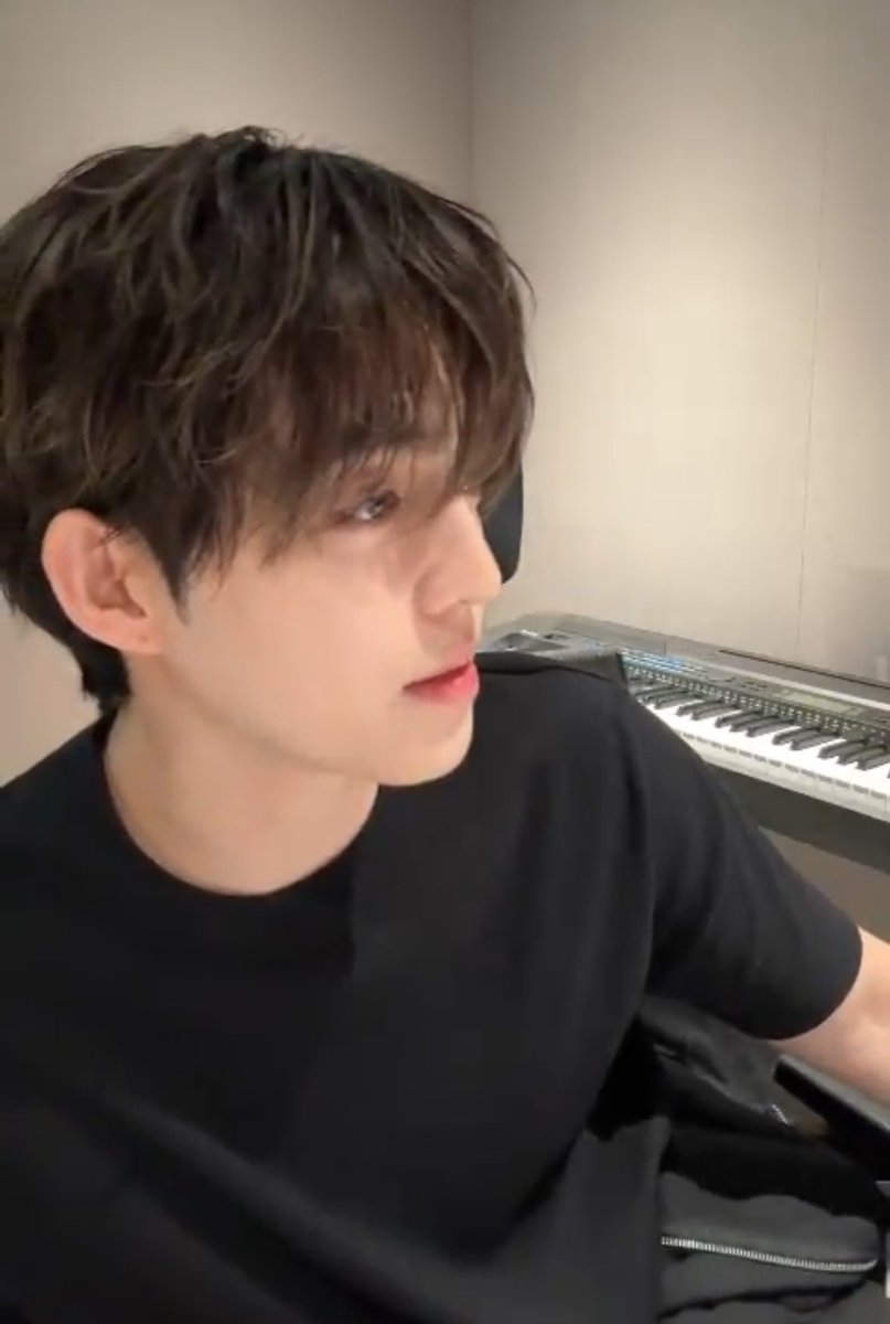 shua_enthusiast's tweet photo. SO DOWN BAD OVER CHOI SEUNGCHEOL 😫 https://t.co/3ldNl2YnEB
