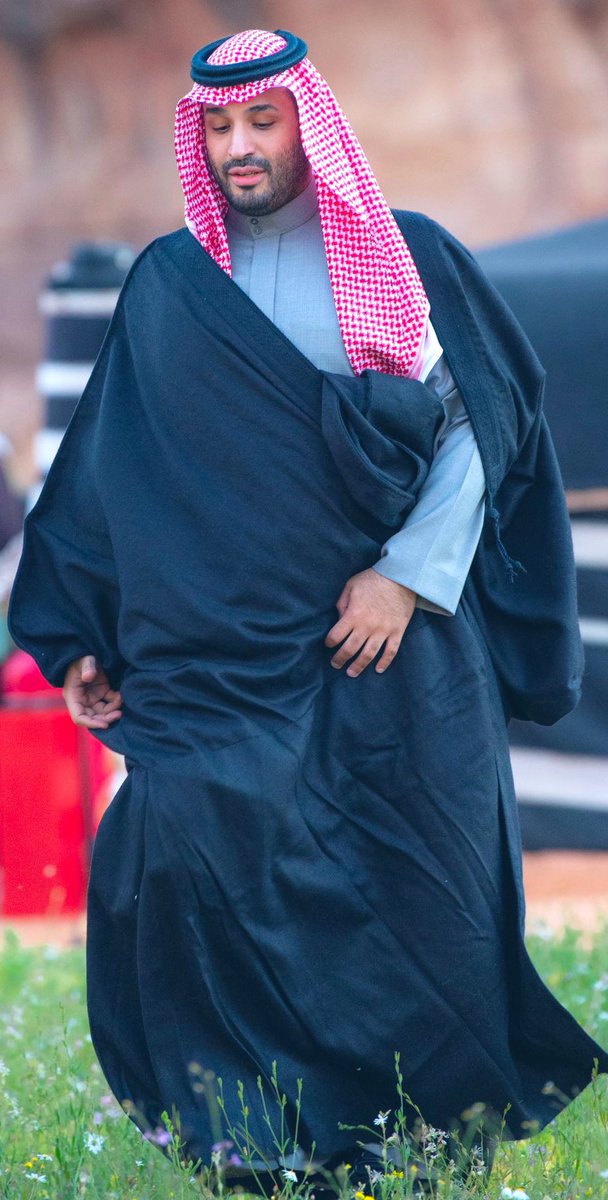 Naafa_Alnaafa's tweet photo. ويزيد مجدك يا عزيز صلابةً
ويزيد مـجد الآخرين تهـدّما https://t.co/wtF0xUQQsC